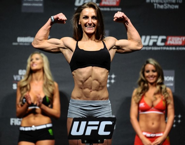 Ông trùm UFC bất ngờ đuổi nữ võ sĩ xinh đẹp - 1 Ông trùm UFC bất ngờ đuổi nữ võ sĩ xinh đẹp - 1