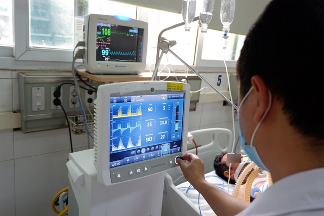 Chủ quan với vết xước nhỏ người đàn ông hoại tử chân, phải thở máy - 3 Chủ quan với vết xước nhỏ người đàn ông hoại tử chân, phải thở máy - 3