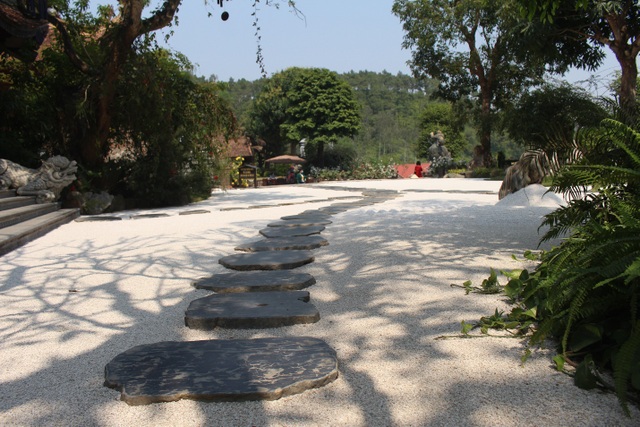 Lost in a fairy tale place in a thousand year old temple in Ha Nam - 5