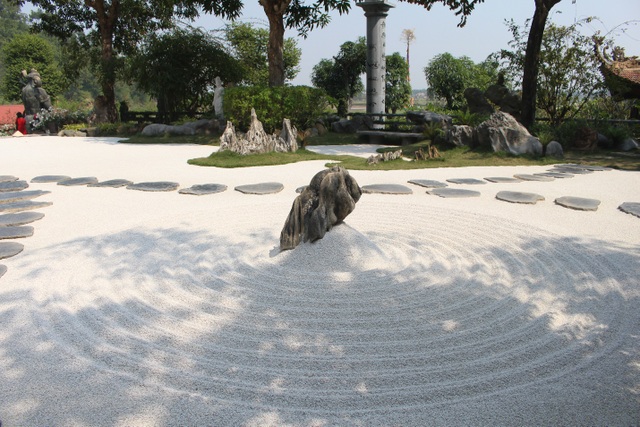 Lost in a fairy tale place in a thousand year old temple in Ha Nam - 6