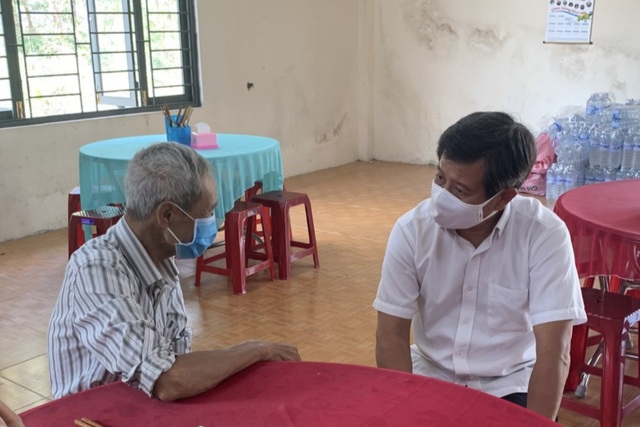 Ông Đoàn Ngọc Hải nhận lương khủng 60 triệu đồng khi phục vụ quán cơm - 2 Ông Đoàn Ngọc Hải nhận lương khủng 60 triệu đồng khi phục vụ quán cơm - 2