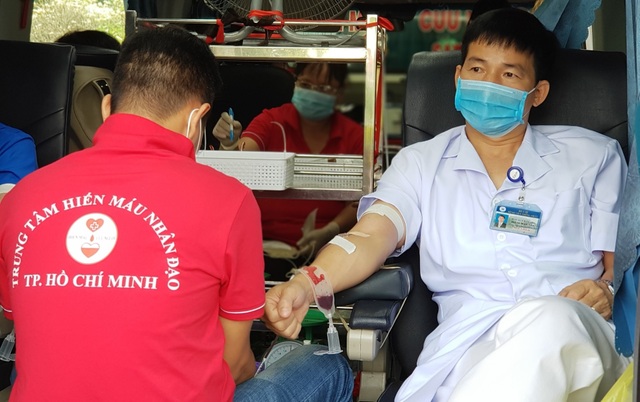 Ngân hàng máu dự trữ thiếu hụt, bệnh viện chung tay ứng cứu - 8 Ngân hàng máu dự trữ thiếu hụt, bệnh viện chung tay ứng cứu - 8