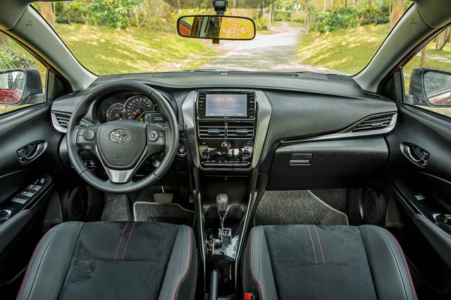 Toyota Vios 2021 thêm bản phong cách thể thao GR-S, giá cao nhất 638 triệu - 2 Toyota Vios 2021 thêm bản phong cách thể thao GR-S, giá cao nhất 638 triệu - 2