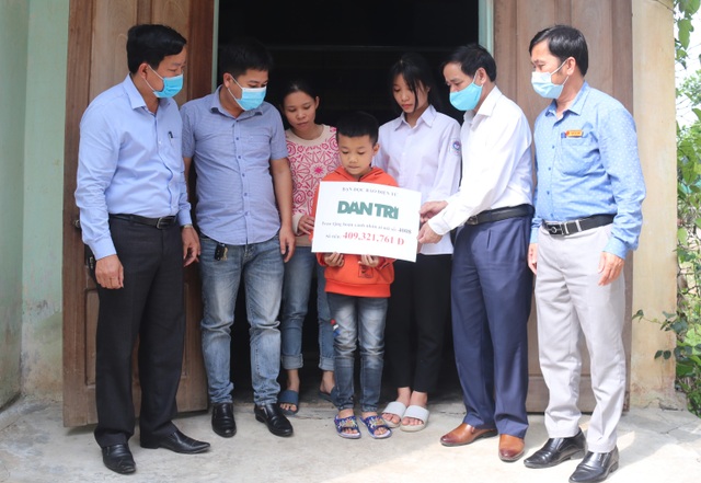 Bạn đọc giúp đỡ 2 chị em mồ côi, bệnh tật số tiền hơn 500 triệu đồng - 2 Bạn đọc giúp đỡ 2 chị em mồ côi, bệnh tật số tiền hơn 500 triệu đồng - 2
