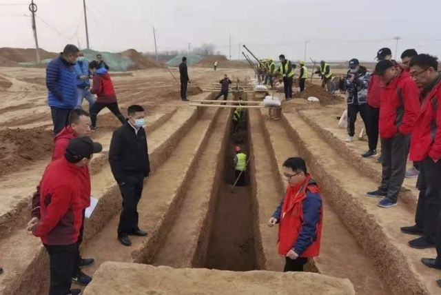Hàng nghìn ngôi mộ cổ được phát hiện ở quê hương đội quân đất nung bí ẩn - 1 Hàng nghìn ngôi mộ cổ được phát hiện ở quê hương đội quân đất nung bí ẩn - 1