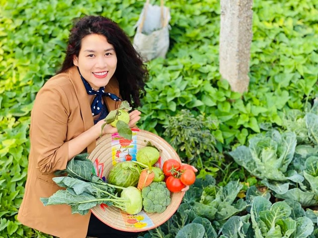 Nguyệt thảo mai Hà Hương trắng đêm giúp bà con Hải Dương 40 tấn nông sản - 7 Nguyệt thảo mai Hà Hương trắng đêm giúp bà con Hải Dương 40 tấn nông sản - 7