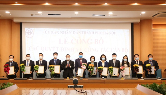 Chủ tịch Hà Nội bổ nhiệm 4 Giám đốc Sở và Chánh Văn phòng UBND thành phố - 1