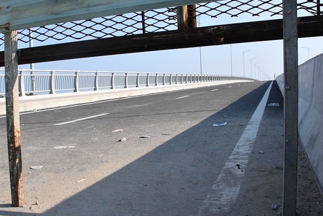 Cầu nghìn tỷ cửa đóng then cài sau 4 tháng thông xe kỹ thuật - 4 Cầu nghìn tỷ cửa đóng then cài sau 4 tháng thông xe kỹ thuật - 4