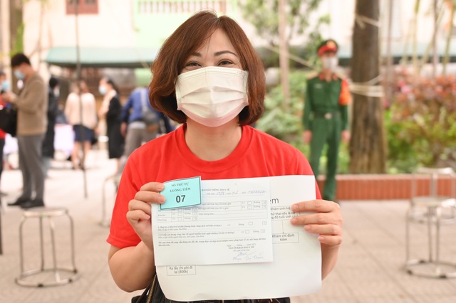 Hà Nội: Cô giáo trẻ vận động 50 người tham gia thử nghiệm vắc xin Coivd-19 - 4 Hà Nội: Cô giáo trẻ vận động 50 người tham gia thử nghiệm vắc xin Coivd-19 - 4