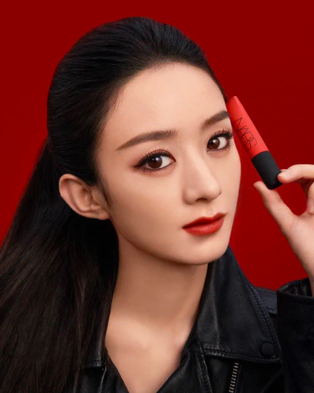 Ấn tượng với thần thái lạnh lùng nhưng quyến rũ của Triệu Lệ Dĩnh - 3 Ấn tượng với thần thái lạnh lùng nhưng quyến rũ của Triệu Lệ Dĩnh - 3