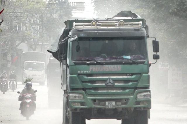 Bí ẩn những chiếc xe quá khổ quá tải tung hoành ở quốc lộ 21A tỉnh Hà Nam - 1