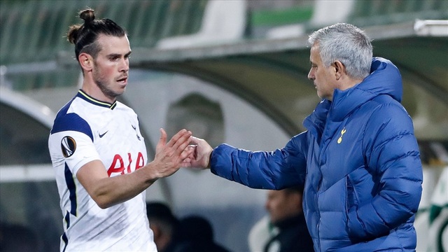 Thay đổi thái độ, HLV Mourinho khen Gareth Bale ngút trời - 1