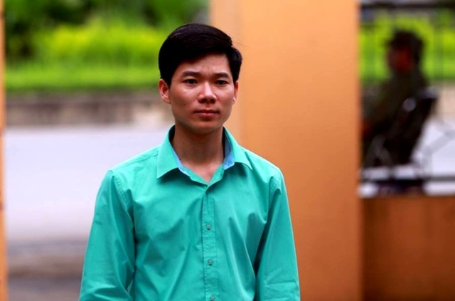Bầu Đệ mời bác sĩ Hoàng Công Lương về bệnh viện làm việc - 2 Bầu Đệ mời bác sĩ Hoàng Công Lương về bệnh viện làm việc - 2