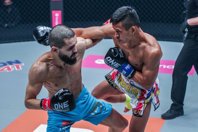 Máy đá Thái Lan thua Chim hoàng yến Hà Lan tại ONE Championship - 1 Máy đá Thái Lan thua Chim hoàng yến Hà Lan tại ONE Championship - 1