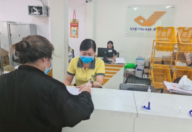 TPHCM sẽ chi trả lương hưu, trợ cấp BHXH tháng 3 và 4 một lần qua bưu điện - 1 TPHCM sẽ chi trả lương hưu, trợ cấp BHXH tháng 3 và 4 một lần qua bưu điện - 1