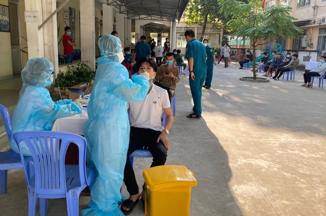 TPHCM: Xét nghiệm SARS-CoV-2 cho gần 4.000 thanh niên chuẩn bị nhập ngũ - 1 TPHCM: Xét nghiệm SARS-CoV-2 cho gần 4.000 thanh niên chuẩn bị nhập ngũ - 1