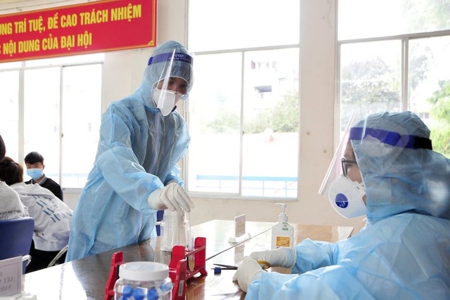 TPHCM: Xét nghiệm SARS-CoV-2 cho gần 4.000 thanh niên chuẩn bị nhập ngũ - 6 TPHCM: Xét nghiệm SARS-CoV-2 cho gần 4.000 thanh niên chuẩn bị nhập ngũ - 6