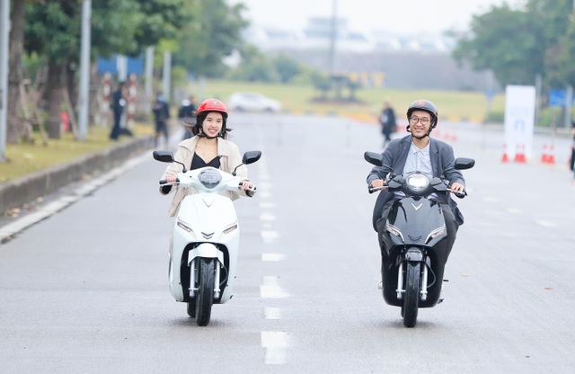 Xe máy điện sẽ sớm đóng vai chính trên đường phố - 2 Xe máy điện sẽ sớm đóng vai chính trên đường phố - 2
