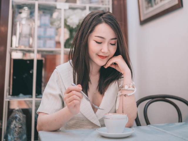 Nhan sắc xinh đẹp của Hạnh Cận Kính vạn hoa sau 16 năm - 6 Nhan sắc xinh đẹp của Hạnh Cận Kính vạn hoa sau 16 năm - 6