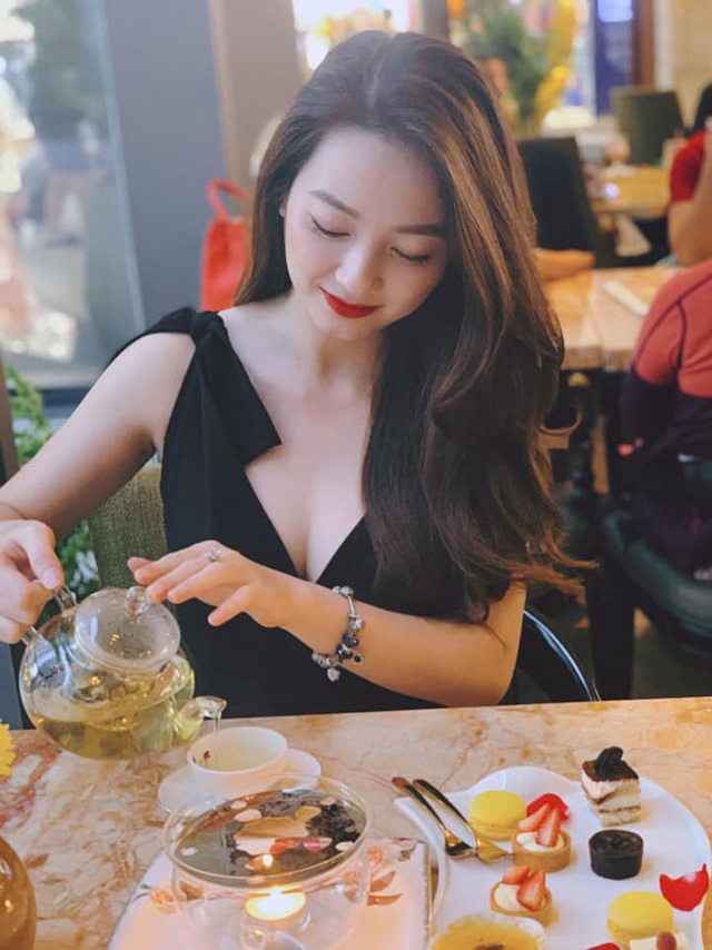 Loạt ảnh bikini nóng bỏng của cô gái mặc áo dài đẹp như Mai Phương Thúy - 14 Loạt ảnh bikini nóng bỏng của cô gái mặc áo dài đẹp như Mai Phương Thúy - 14
