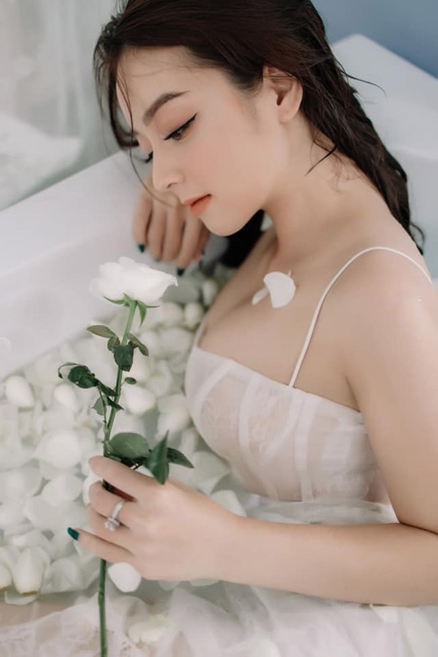 Loạt ảnh bikini nóng bỏng của cô gái mặc áo dài đẹp như Mai Phương Thúy - 4 Loạt ảnh bikini nóng bỏng của cô gái mặc áo dài đẹp như Mai Phương Thúy - 4