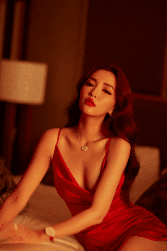 Trước Ninh Dương Lan Ngọc, loạt sao nữ sốc vì nghi vấn có clip nóng - 5 Trước Ninh Dương Lan Ngọc, loạt sao nữ sốc vì nghi vấn có clip nóng - 5
