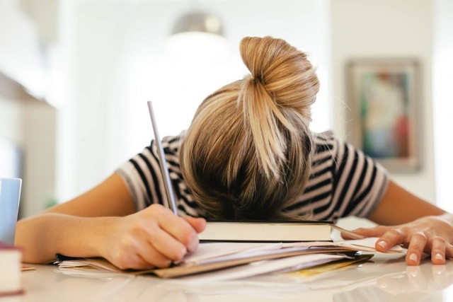 Đừng để rung động đầu đời của học trò thành nhát dao kết liễu tương lai - 1 Đừng để rung động đầu đời của học trò thành nhát dao kết liễu tương lai - 1