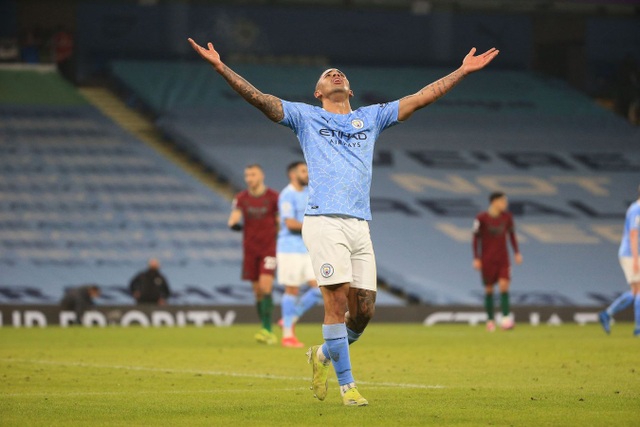 13 phút thăng hoa, Man City khiến Wolves thua đậm - 3