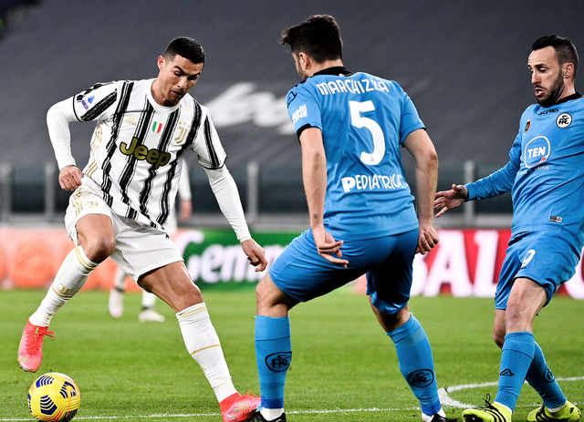 C.Ronaldo lập công, Juventus bám đuổi Inter và AC Milan - 2