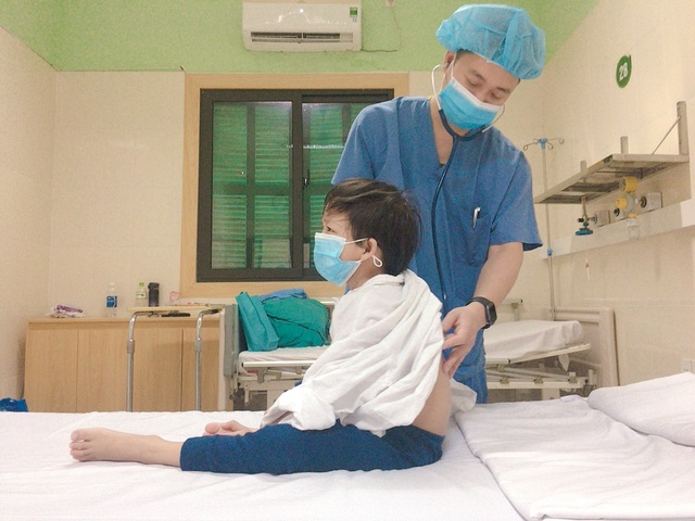 Bệnh nhi ghép tim nhỏ tuổi nhất Việt Nam được ra viện - 1
