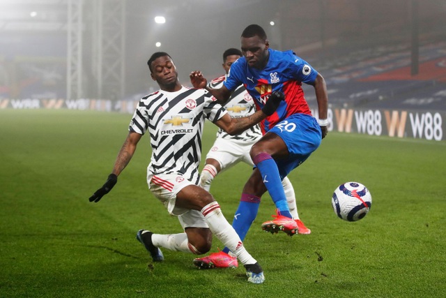 Hòa Crystal Palace, Man Utd giương cờ trắng trước Man City - 1