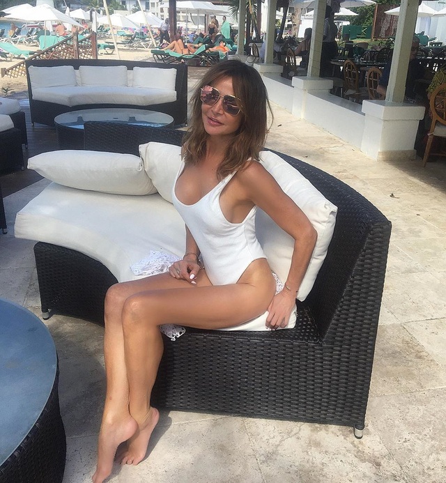 MC U60 Lizzie Cundy mặc gợi cảm đi tập thể dục - 5 MC U60 Lizzie Cundy mặc gợi cảm đi tập thể dục - 5