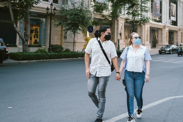 Thanh Hà dành nụ hôn ngọt ngào cho bạn trai khi cùng đi dạo phố - 7 Thanh Hà dành nụ hôn ngọt ngào cho bạn trai khi cùng đi dạo phố - 7