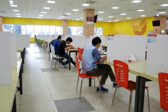 Ngăn chặn nguy cơ dịch Covid-19 tấn công các nhà máy, xí nghiệp - 3 Ngăn chặn nguy cơ dịch Covid-19 tấn công các nhà máy, xí nghiệp - 3