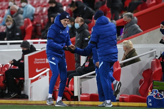 Những khoảnh khắc thảm họa của Liverpool trước Chelsea - 14