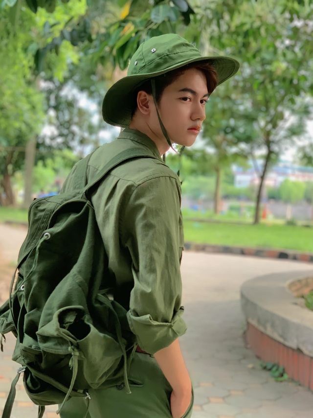 Nam sinh ĐH Xây dựng sở hữu gương mặt điển trai đầy cuốn hút - 11 Nam sinh ĐH Xây dựng sở hữu gương mặt điển trai đầy cuốn hút - 11