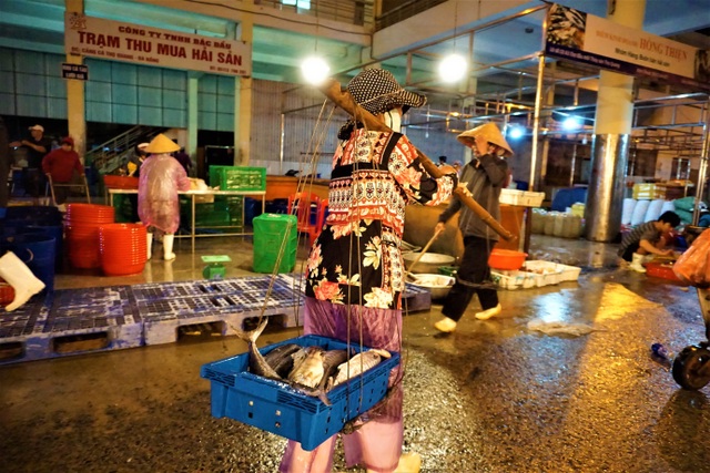 Những bóng hồng mong một giấc ngủ đêm trọn vẹn - 2 Những bóng hồng mong một giấc ngủ đêm trọn vẹn - 2