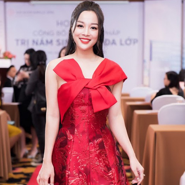 Vàng Anh Minh Hương đẹp rạng rỡ ở tuổi 39 - 2 Vàng Anh Minh Hương đẹp rạng rỡ ở tuổi 39 - 2