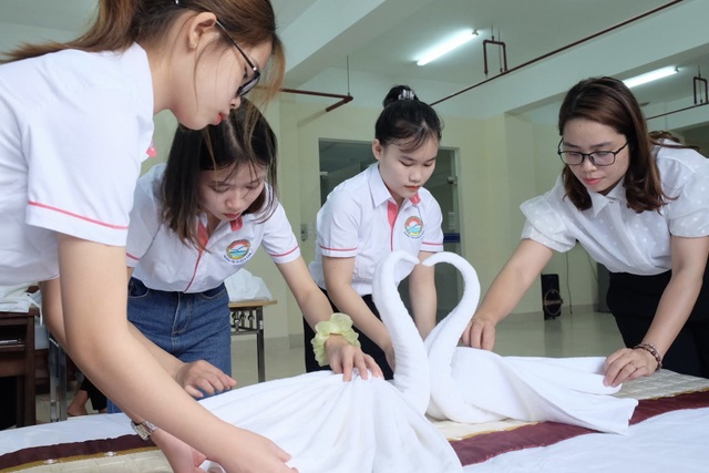 Cô giáo trẻ tiêu biểu toàn quốc chia sẻ cách truyền lửa yêu nghề cho SV - 2 Cô giáo trẻ tiêu biểu toàn quốc chia sẻ cách truyền lửa yêu nghề cho SV - 2