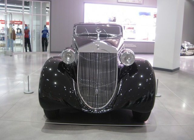 Thiết kế độc đáo của chiếc Rolls-Royce cửa tròn hiếm nhất thế giới - 9 Thiết kế độc đáo của chiếc Rolls-Royce cửa tròn hiếm nhất thế giới - 9