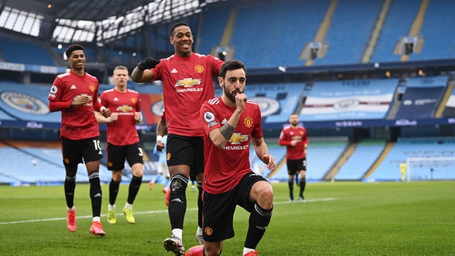 Man City 0-2 Man Utd: Đòn knock-out chớp nhoáng - 10 Man City 0-2 Man Utd: Đòn knock-out chớp nhoáng - 10