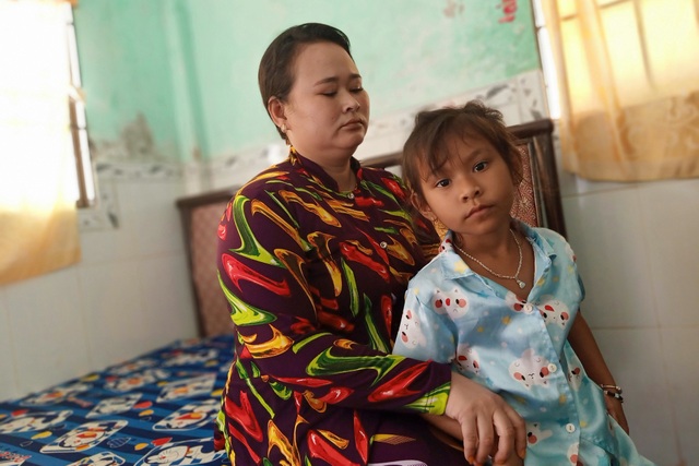 Xót xa hoàn cảnh anh bán cá quên mình cứu người, bỏ lại vợ con nheo nhóc - 2 Xót xa hoàn cảnh anh bán cá quên mình cứu người, bỏ lại vợ con nheo nhóc - 2