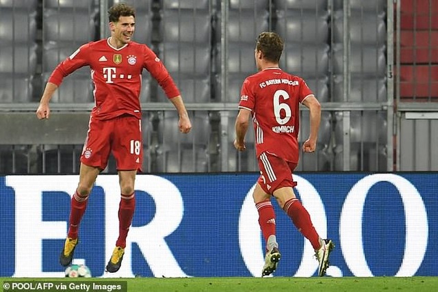 Lewandowski lập hat-trick, Bayern Munich ngược dòng đánh bại Dortmund - 6