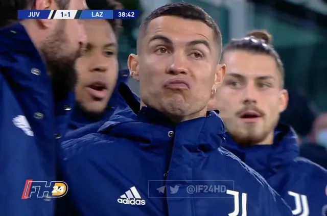 C.Ronaldo bĩu môi khi chứng kiến đồng đội ghi bàn - 1 C.Ronaldo bĩu môi khi chứng kiến đồng đội ghi bàn - 1
