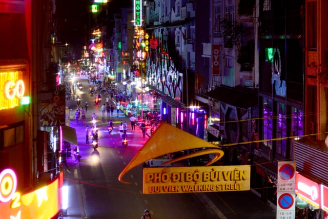 Phố Tây Bùi Viện mùa dịch.jpg Phố Tây Bùi Viện mùa dịch.jpg