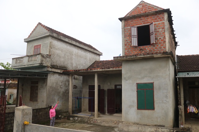 Cụ bà Quảng Bình nhanh chân chạy lũ: Có nhà ni gia đình tui thoát chết - 5 Cụ bà Quảng Bình nhanh chân chạy lũ: Có nhà ni gia đình tui thoát chết - 5