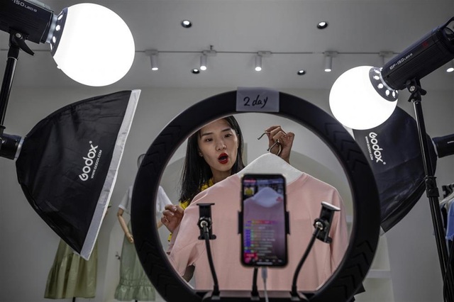 Livestream bán hàng và những bí mật chỉ người trong giới mới biết - 1 Livestream bán hàng và những bí mật chỉ người trong giới mới biết - 1