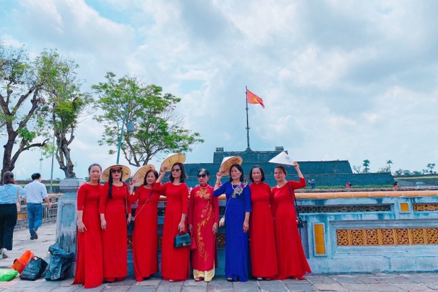 Phái đẹp diện áo dài tham quan di tích miễn phí ngày 8/3 - 4 Phái đẹp diện áo dài tham quan di tích miễn phí ngày 8/3 - 4