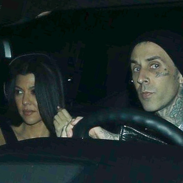 Tiết lộ về chuyện tình của Kourtney Kardashian và chồng cũ hoa hậu Mỹ - 4 Tiết lộ về chuyện tình của Kourtney Kardashian và chồng cũ hoa hậu Mỹ - 4