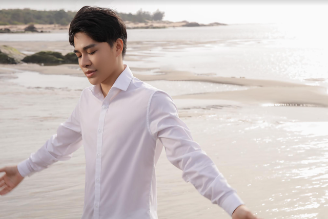 Giọng ca phi giới tính Trần Tùng Anh ra MV đầu tay về mẹ - 1 Giọng ca phi giới tính Trần Tùng Anh ra MV đầu tay về mẹ - 1